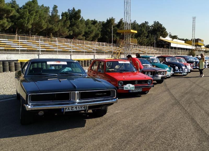 چهاردهمین رالی تور رسمی خودروهای کلاسیک در تهران آغاز شد