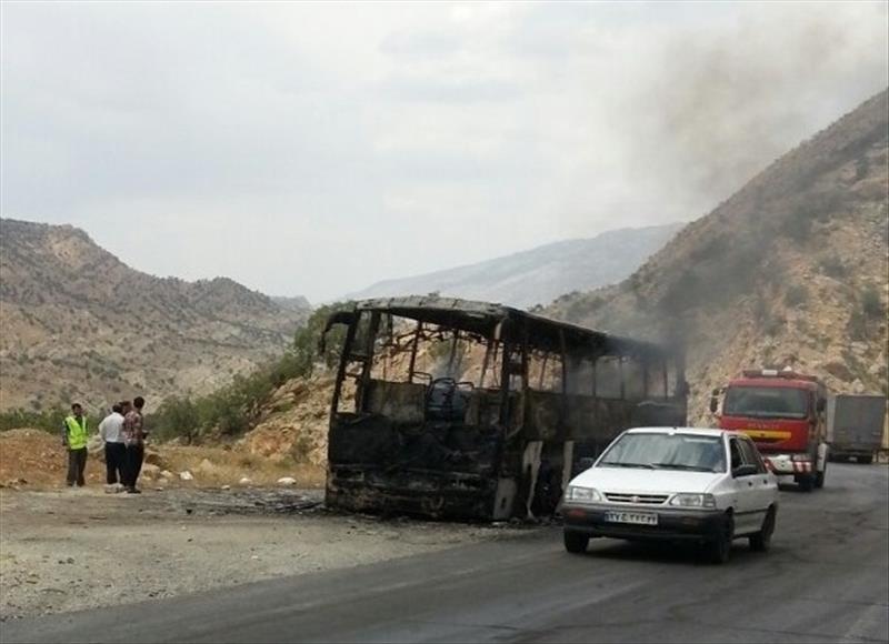 اتوبوس بنز با ۴۵ مسافر در تبریز  دچار حریق شد