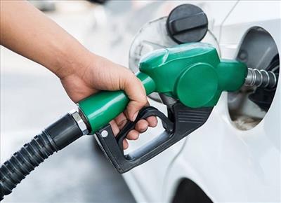 طرح سهمیه‌بندی بنزین موجب بی انگیزگی فعالان اقتصادی می شود