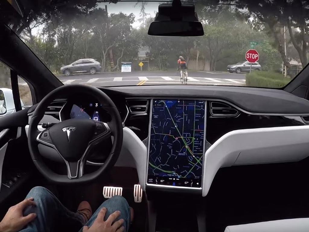 Tesla-Autopilot